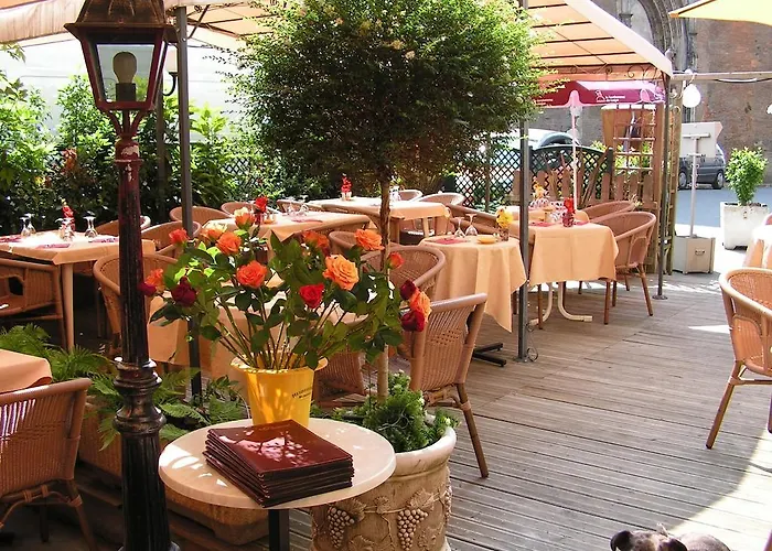 Hotel Restaurant Henri Iv *