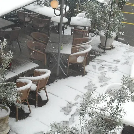 Restaurant Henri Iv Ξενοδοχείο *